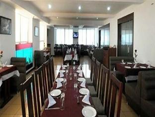 Maya International Hotel Mangalore Buitenkant foto